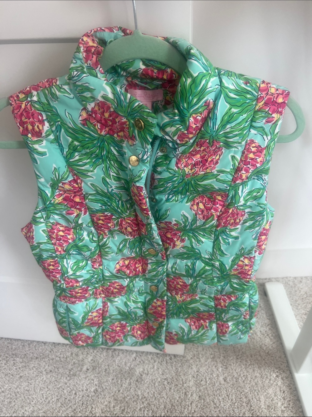 Lilly Pulitzer pineapple print puffy vest medium
